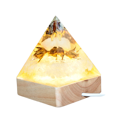 Roosa Kvarts ledlamp Püramiid (1500 × 1500 px) (2).png